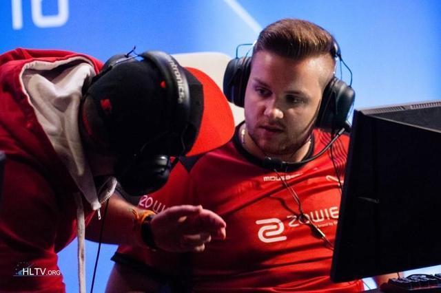 正是他多年 正是他多年